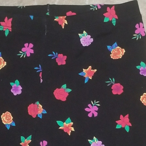 Danskin Floral Spandex Shorts - Picture 3 of 4